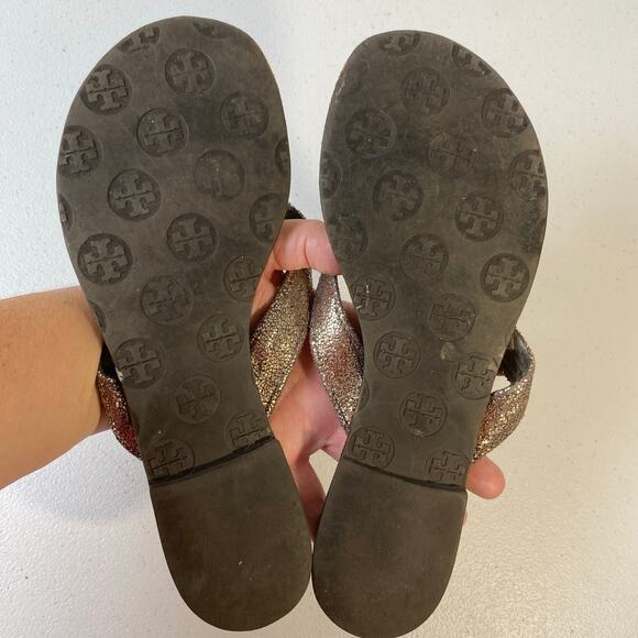 Tory Burch Women's Size 7 Thora Sandals Flip Flop Thongs Metallic Pewter Leather - Picture 8 of 12